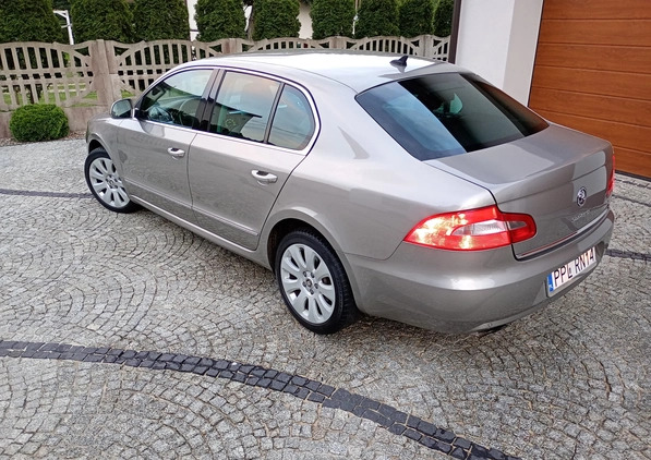 Skoda Superb cena 34900 przebieg: 275000, rok produkcji 2011 z Odolanów małe 254